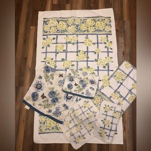 Bath towels and hand towels